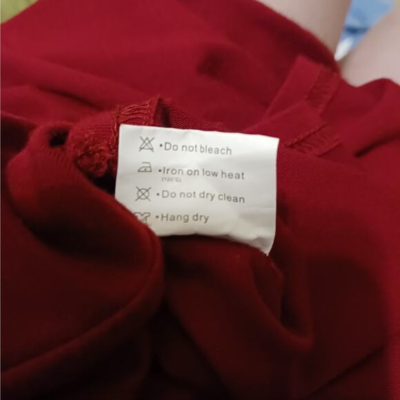 Berryou Red V Neck Midi Dress NWOT Size Medium - Picture 8 of 8